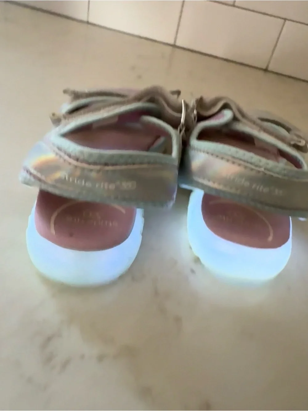 Stride Rite 360 Girls Sport Sandals Size 13 Memory Foam Hook & Loop light up!
